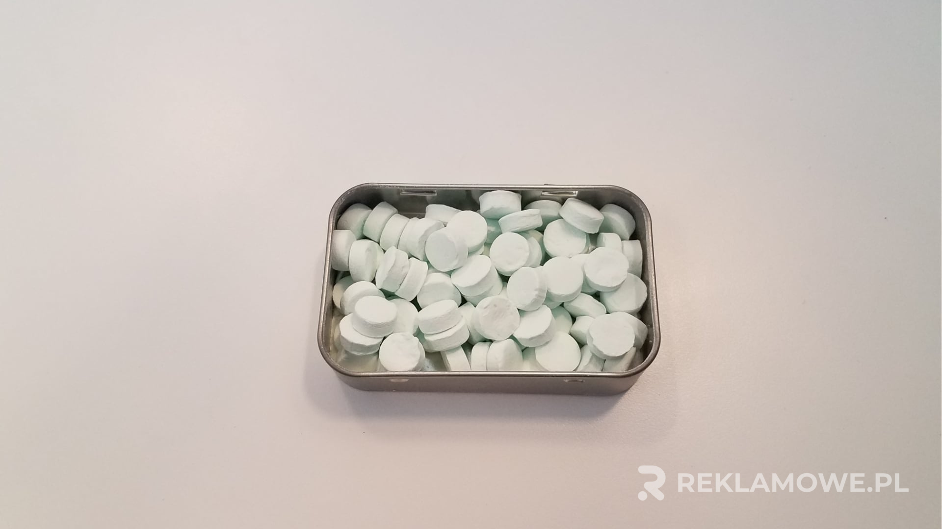 Kreatywne Sposoby na Wykorzystanie Miętówek w Marketingu Miętówki użyte w kampanii marketingowej