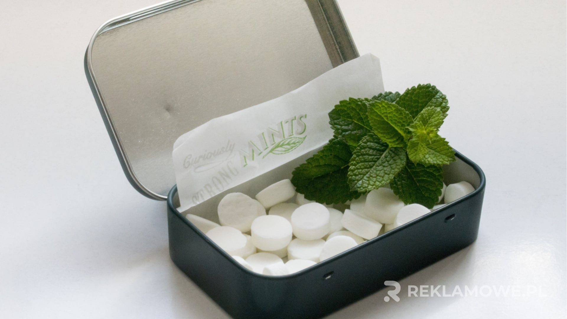 Jak technologia zmienia branżę reklamową Zaawansowane technologie w branży reklamowej
